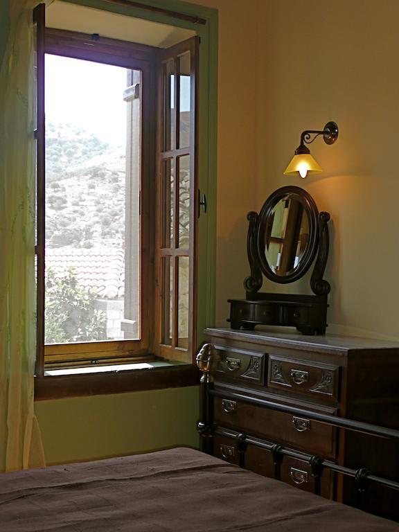 Villa Notia Skála Eresoú Habitación foto