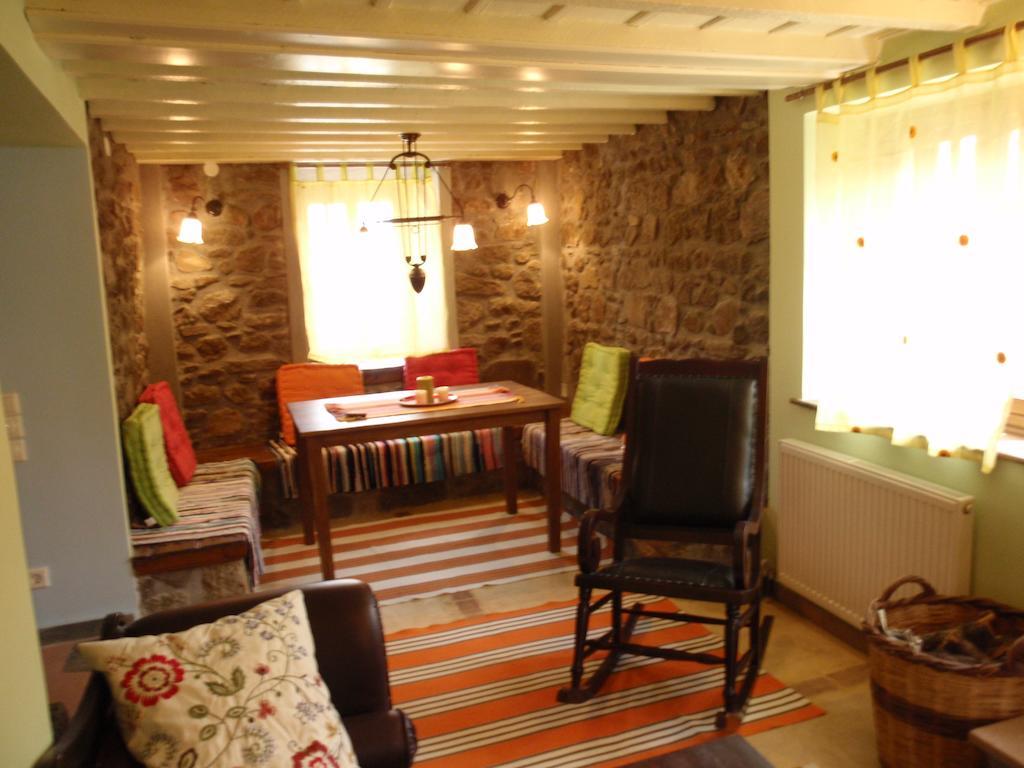 Villa Notia Skála Eresoú Habitación foto